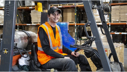 太仓学叉车一般需要多久?附近学叉车在哪里报名(图1) 太仓学叉车一般需要多久?附近学叉车在哪里报名(图1)